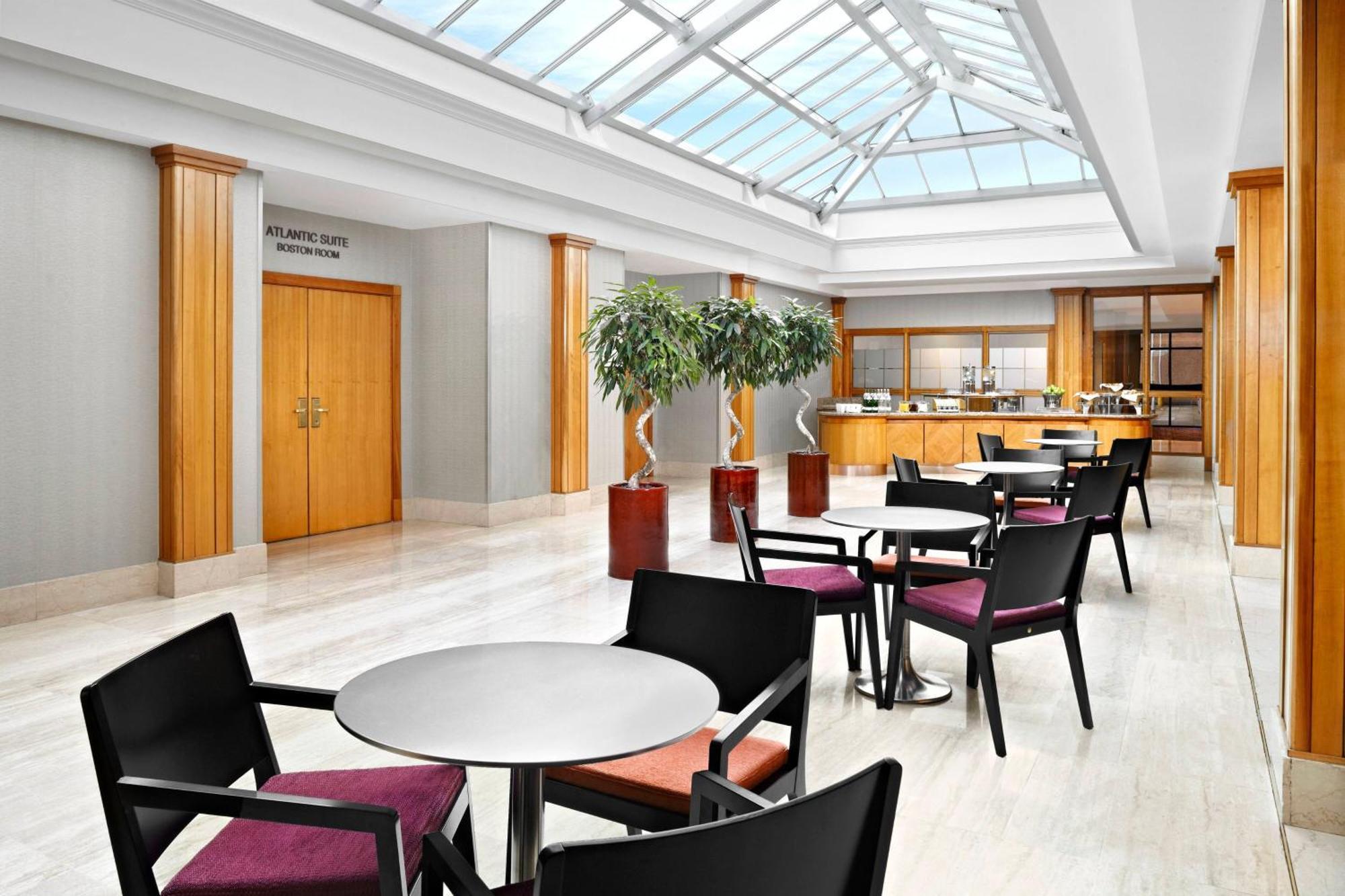 Sheraton Skyline Hotel London Heathrow Hillingdon Exteriér fotografie