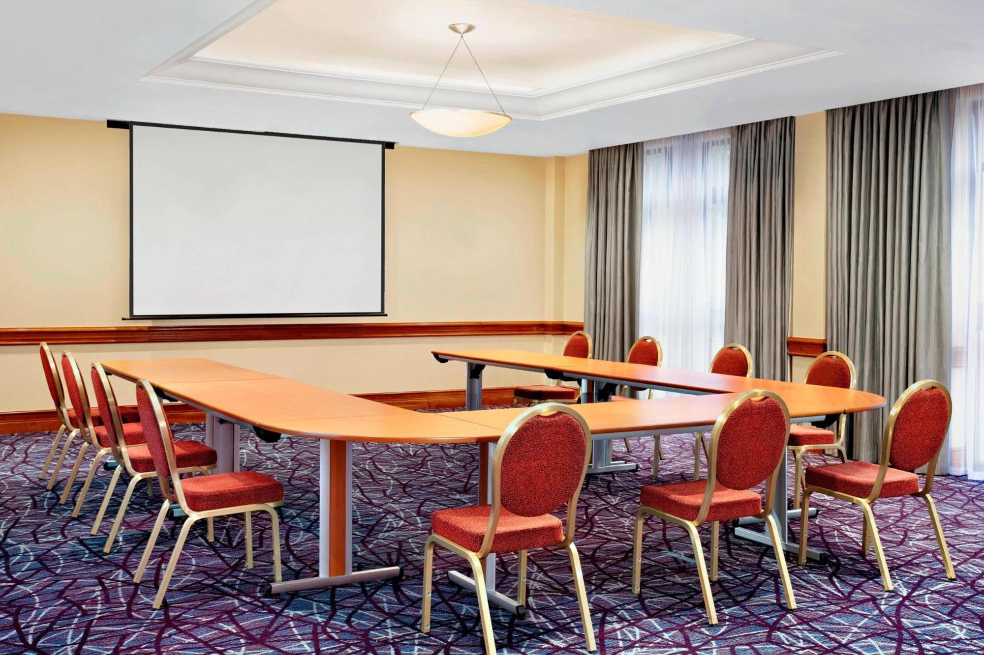 Sheraton Skyline Hotel London Heathrow Hillingdon Exteriér fotografie