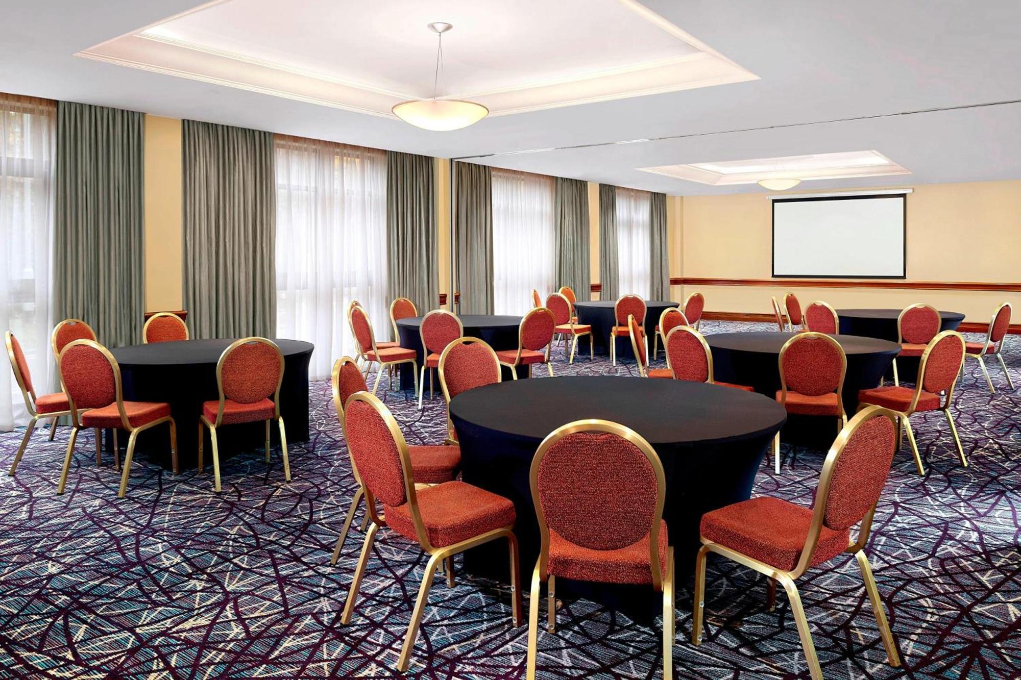 Sheraton Skyline Hotel London Heathrow Hillingdon Exteriér fotografie